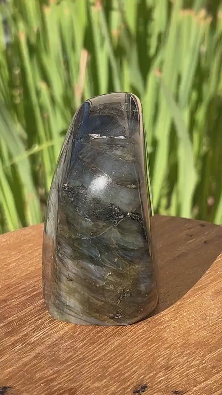 FLASHY Flashy Free Form Labradorite Weighs over 1lb